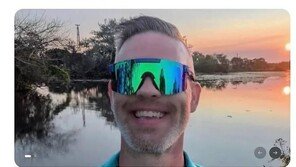 ‘트럼프 야유’ 포드 직원 정직… 온라인선 모금 운동