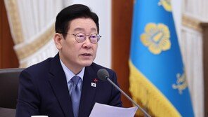 李, ‘北에 저자세’ 비판에 “별 이유도 없는 전쟁 불사는 잘못된 태도”