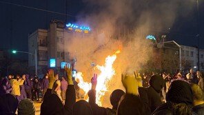 이란 “평화시위, 美·이스라엘 개입에 폭력화…외국 관련자 우선 처벌”