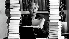 [책의 향기]‘추리소설 여왕’ 노트엔 온갖 독극물 목록이…