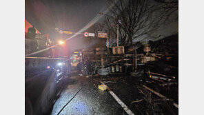 인천 장수IC 인근서 8중 추돌사고…오전 내내 정체