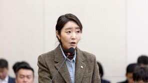 ‘1억 공천 헌금’ 의혹 수사 경찰, 진술 엇갈린 강선우 내일 소환