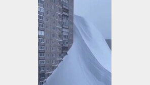 “스키장 아니고 아파트 단지”…종말 영화처럼 눈 내려 (영상)