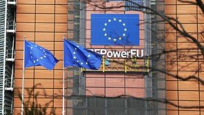 EU ‘그린란드 반격’, 美에 930억 유로 맞불 관세 검토