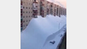 아파트 앞에 스키장이?…러 캄차카에 기록적 폭설(영상)