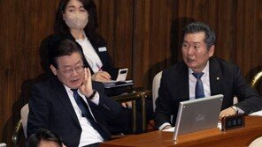 정청래 “李, 만찬서 본인 체포안 표결 얘기…코끝 찡해”