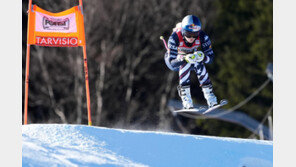 무릎에 티타늄 인공관절 끼고 날아다니는 ‘스키 여제’ 린지 본