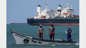 미군 베네수엘라 해역에서 7번째 유조선 “사기타”호 나포.. 홍콩선사 소유