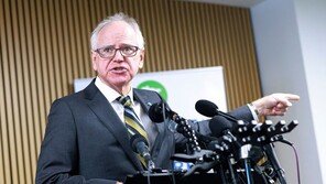 美검찰, 미네소타 주지사 강제수사 착수…월즈 “침묵 않겠다”