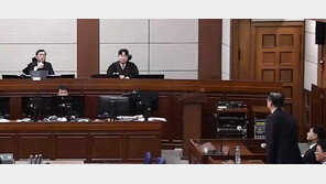 “국헌문란 폭동 막아야할 韓, 내란 가담” 구형보다 8년 높게 선고