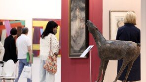 “2025 미술시장, ‘거품’ 빠지고 ‘진짜’만 남아”…올해 키워드 ‘조용한 회복’