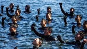 “겨울 바다 추위 극복” 해군 SSU 심해잠수사들 ‘2026년 혹한기 내한훈련’ 