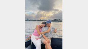 서하얀, ♥임창정 끌어안고 환한 미소…애정 가득 일상