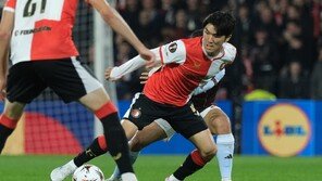 ‘황인범 79분’ 페예노르트, 유로파리그서 PO 진출 희망 살려