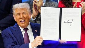 트럼프 “평화위원회 의장, 내가 원하면 종신도 가능”