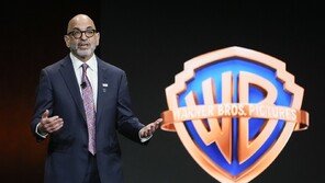 ‘진흙탕 싸움’된 워너브라더스 인수전…파라마운트 “기한 연장”