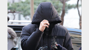 강선우 전 사무국장, 4번째 경찰 출석…‘쇼핑백 1억’ 진술 검증