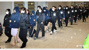 487억 가로챈 ‘캄보디아 사기단’ 한국인 73명 송환