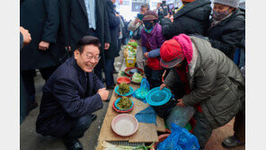 전통시장 간 李대통령, ‘이것’ 사더니 그 자리서 나눠먹어