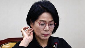 청첩장에 카드결제 기능…‘최민희 딸 축의금 의혹’ 국회사무처 압수수색