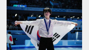 ‘피겨 프린스’ 차준환, 사대륙선수권서 은메달…1위와 0.11점 차