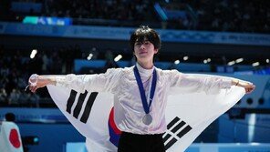 1위와 0.11점 차… ‘피겨 프린스’ 차준환, 올림픽 전초전서 銀