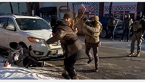 美 연방요원에 사살된 남성은 재향군인 병원 백인 간호사