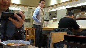 “혼자 40분 줄 서서 혼밥, 그가 이재용 회장이라니”…라멘집 목격담 깜짝