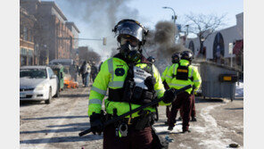 ‘이민자 국가’ 미국도 몸살인데… 한국에선 이민청 논의가 사라졌다[이미지의 포에버 육아]