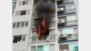 완주군 아파트 5층서 화재…인명피해 없어