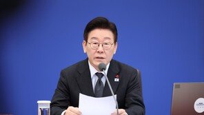 李 “국회입법 너무 느려, 일을 할 수가 없다”