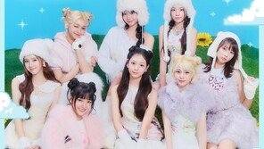 유니스, 첫 美 투어 앞 오늘(28일) ‘mwah…’ 영어 버전 발매