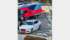 “불법주차 스티커 떼라며 고래고래”…외제차 차주 ‘경비원 갑질’