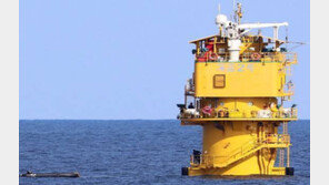 靑 “中 서해 잠정조치수역 구조물 이동…의미 있는 진전 환영”