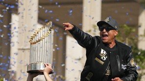 로버츠 다저스 감독, 올림픽 미국 사령탑 희망…“고민할 필요도 없어”