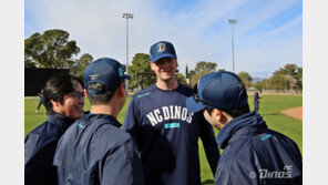 NC 새 외인 테일러·토다, 스프링캠프 합류…“우승 최우선 목표”