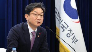 삼전·하닉 2배 레버리지 ETF 나온다…이억원 “국내시장 매력 높일 것”