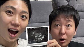 펜싱 김지연·배우 이동진 “결혼 9년만에 쌍둥이 임신”