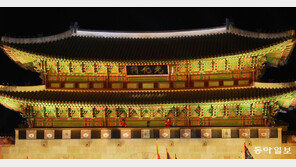 “우리 정체성 표현” vs “원형 보존해야”… 광화문 또 ‘한글현판 논쟁’