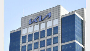 작년 관세로 3조 날린 기아, 영업익 28% 급감