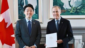 캐나다 찾은 강훈식 “내 아들·딸 탄다 생각하고 잠수함 제작”