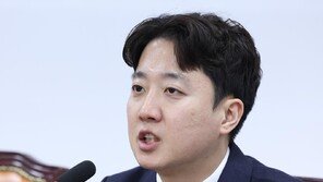 이준석 “부정선거론 한번에 정리…100 대 1 무제한 토론하자” 