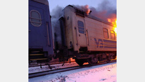 러, 291명 탄 우크라 열차 공격…민간인 사상자 속출