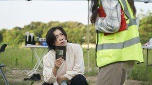 ‘매드 댄스 오피스’ 염혜란, 이번엔 쌉T 원칙주의 공무원…변신 예고