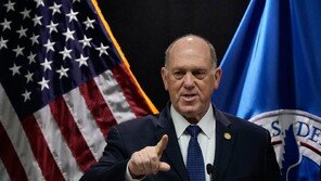 美국경 차르 “미네소타서 인원 감축”…이민 정책 후퇴 신호