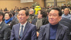 이광재 돌연 지선 불출마… 明心 실린 우상호 향해 “돕겠다”