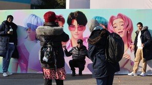 “‘골든’ 가사 뜻 궁금해”…‘케데헌’ 보던 미국인들, 한국어 배운다