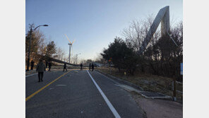 영덕 풍력발전기 갑자기 쓰러져…인명피해 없어