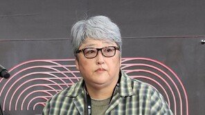 “뉴진스, 왜 몇년째 못 만나나”…변영주 작심발언