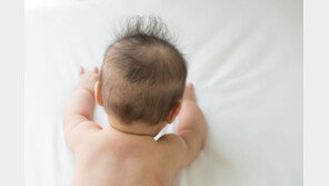 ‘예쁜 두상’ 교정헬멧 쓰는 아이들…“생활 습관 더 중요”